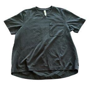 Athleta Gallery Tee Black Short Sleeve Tee with Relaxed Fit Pocket Tee